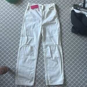 White distressed jeans